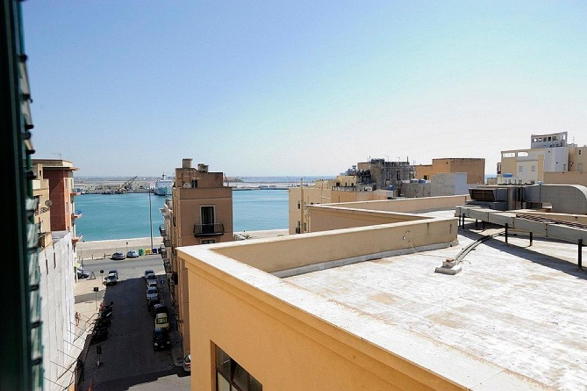 تراباني A Babordo B&B الغرفة الصورة